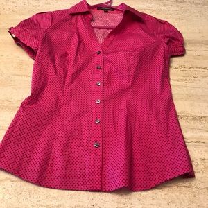 Woman’s shirt xtra small in great condition.